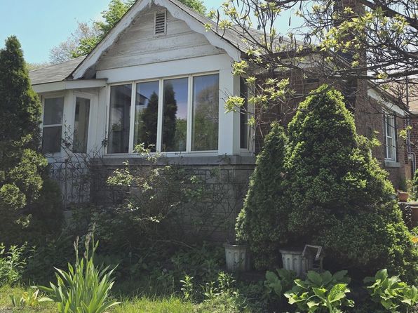 115 Lankin Blvd, Toronto, ON M4J 4X2