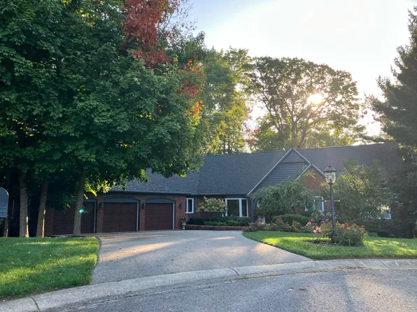 11732 Landings Dr, Indianapolis, IN 46256