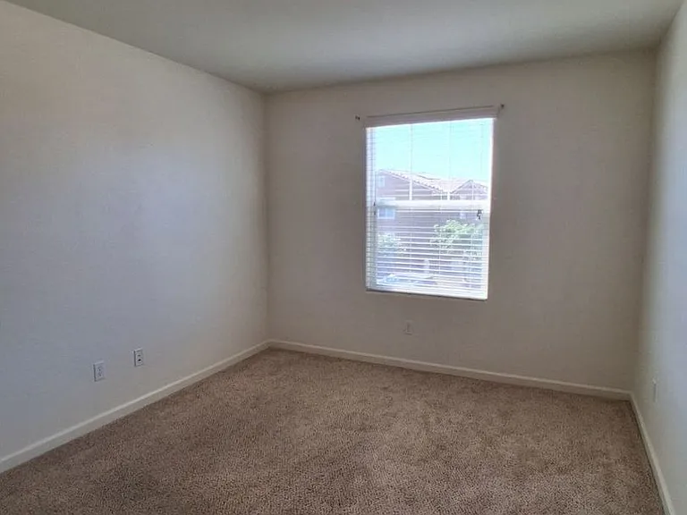 3813 Griffith Ave — Photo 11