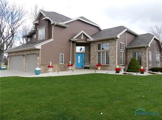 109 Duck Pond Rd, Upper Sandusky, OH 43351