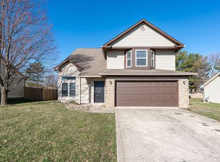 978 Bull Run West Dr, Greenwood, IN 46143