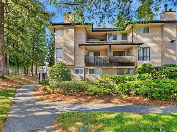 10511 Holly Park Ln, Surrey, BC V3R 6X8