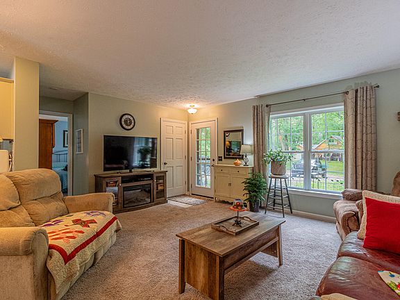 4th image of 8840 Jenny Ln