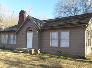 1925 S Lake Dr, Texarkana, TX 75501