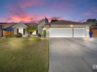 10102 Roehampton Ave, Bakersfield, CA 93312