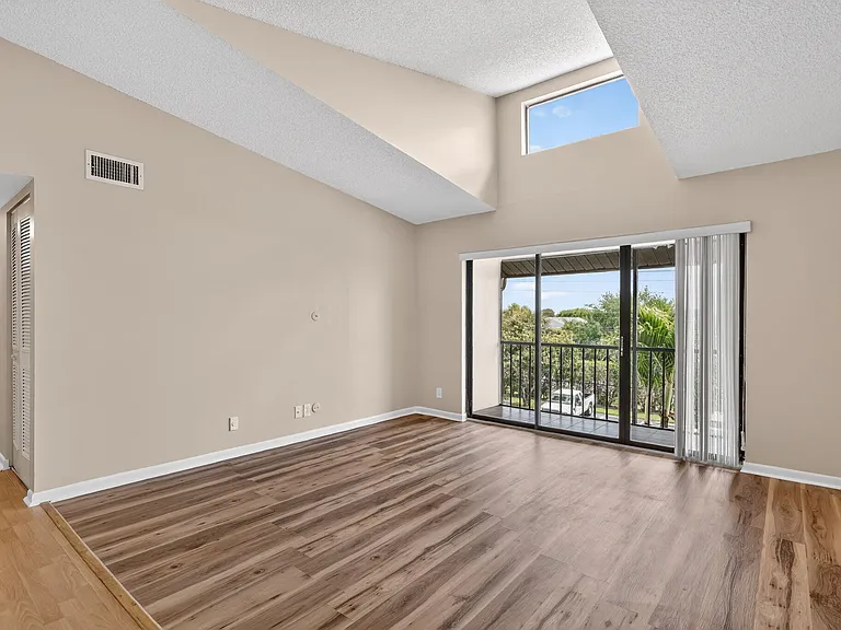 624 Sea Pine Way #B3 — Photo 10