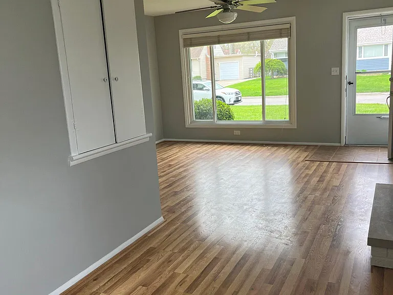 2174 Edgevale Rd — Photo 9