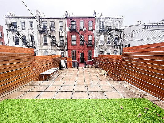 1st image of 272 Sumpter St #6