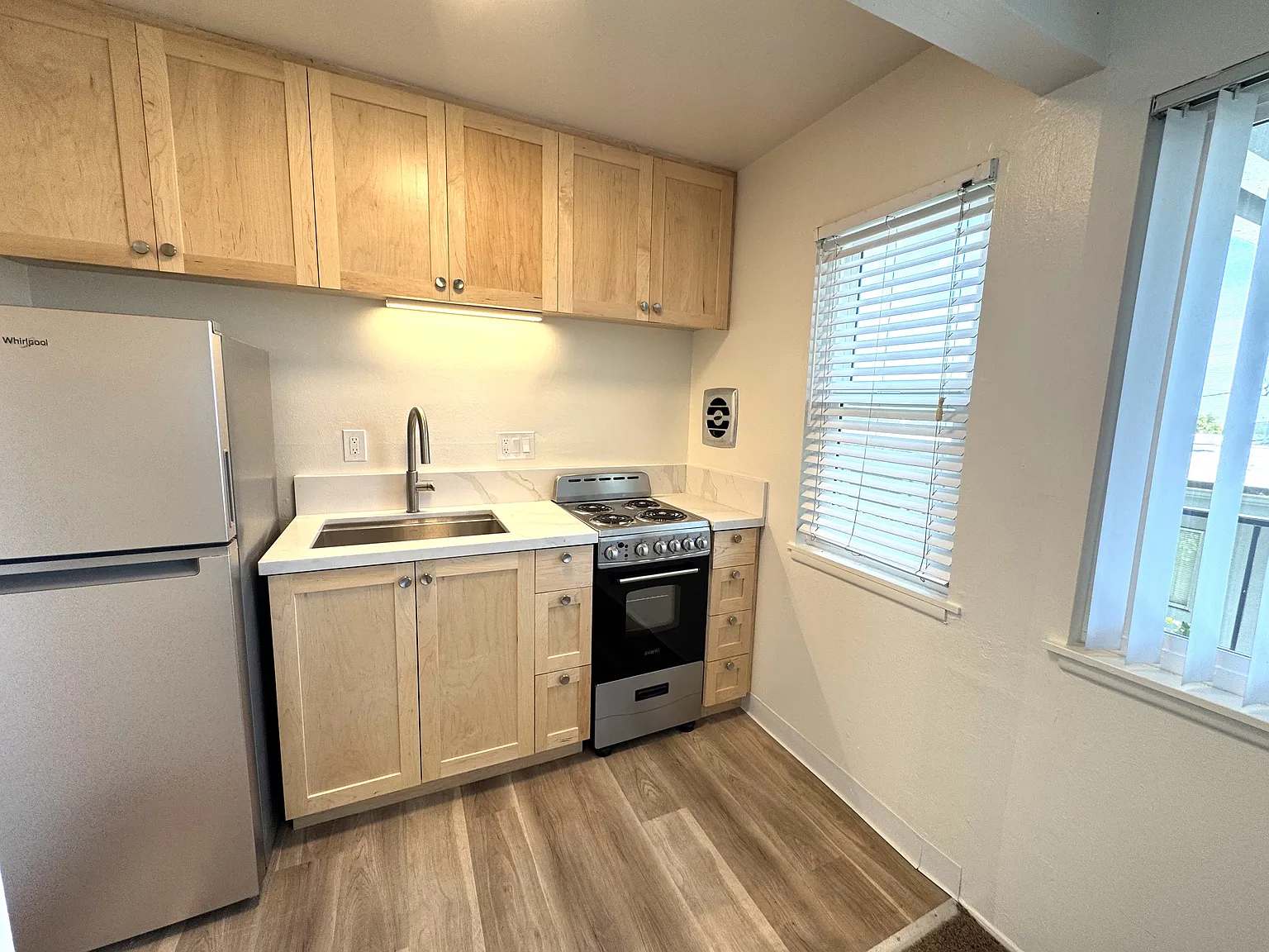 Studio, $2,550 — Photo 3