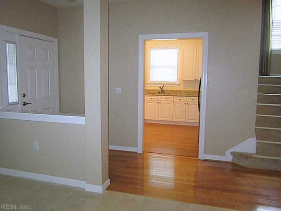 4th image of 3905 Cromwell Park Dr