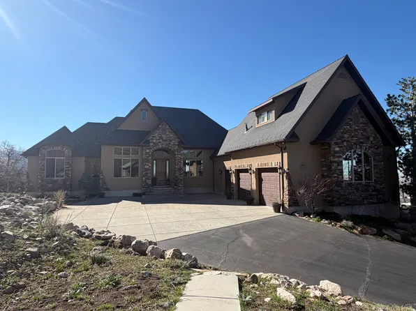 5055 N Waterfall Dr, Pleasant View, UT 84414