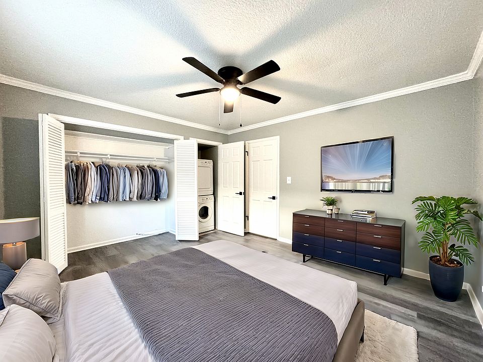 1st image of 4724 Belleview Ave APT 1