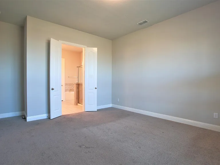 219 Lexington Ave — Photo 12
