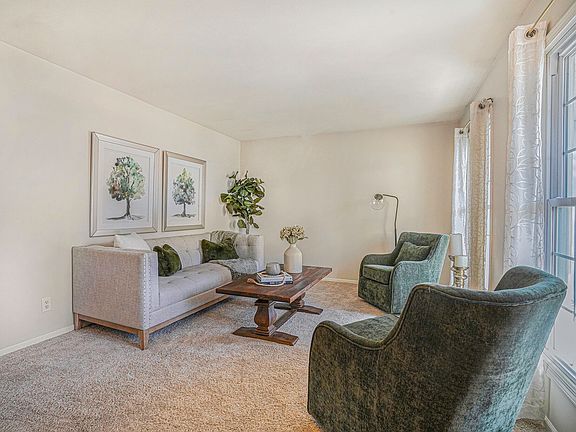 5th image of 1827 Camille Dr SE