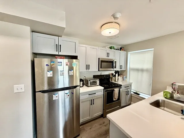 1 bed, 9999 sqft, $2,595 — Photo 3