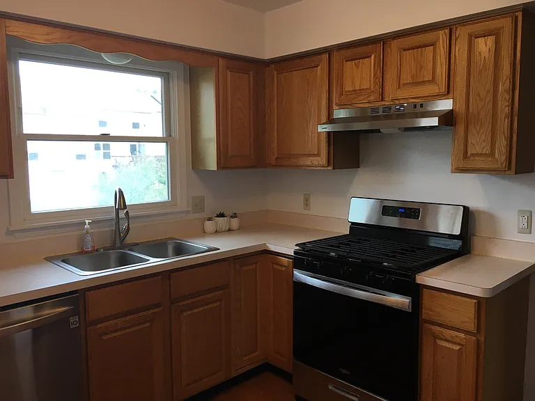 3212 Foxway Ct — Photo 6
