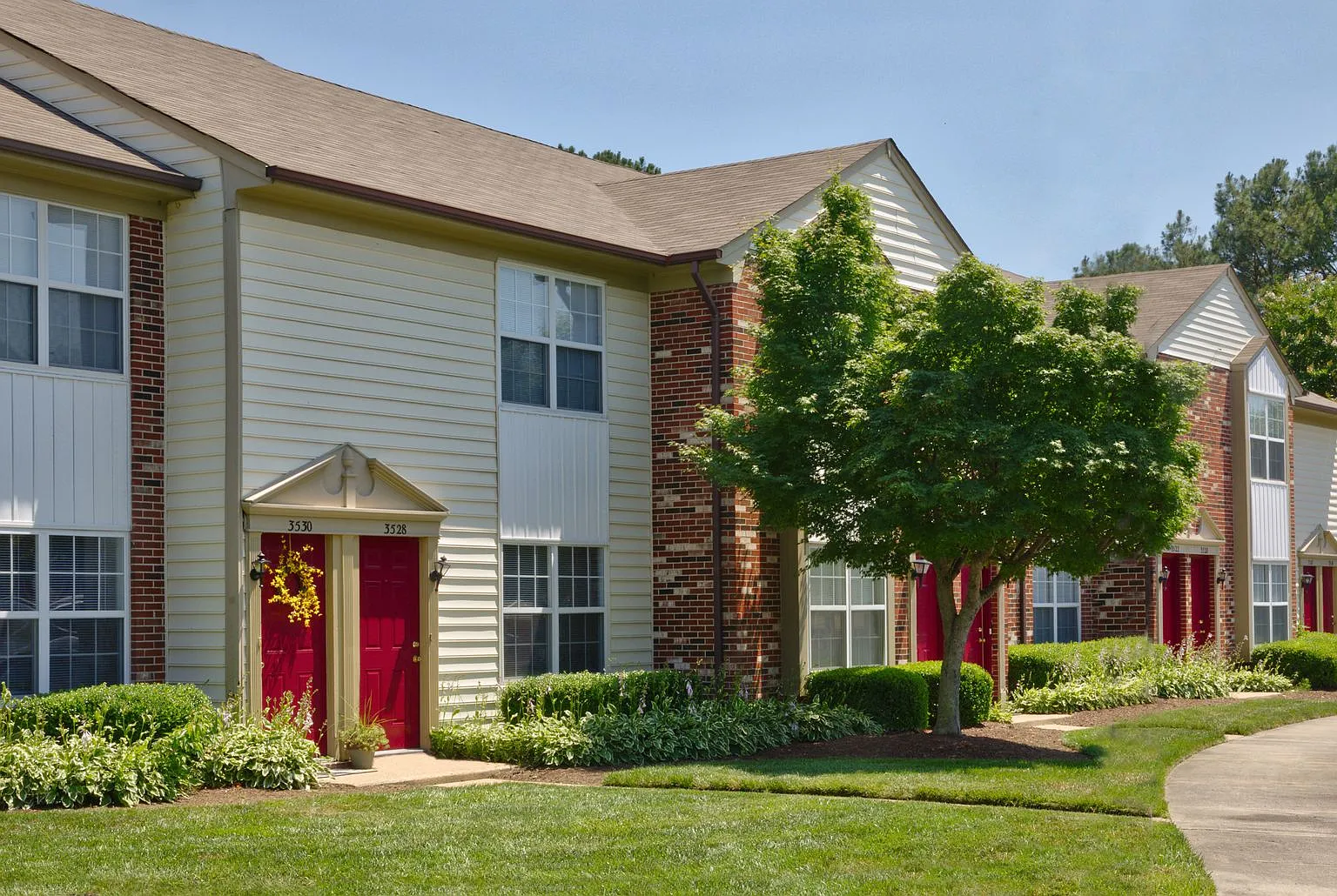 Auburn Place Apartments — Photo 1