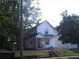 48 Caledonia St NE, Grand Rapids, MI 49505