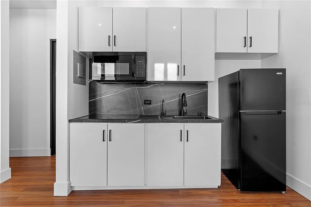 2 bed, 2.0 bath, 780 sqft, $3,000 — Photo 4