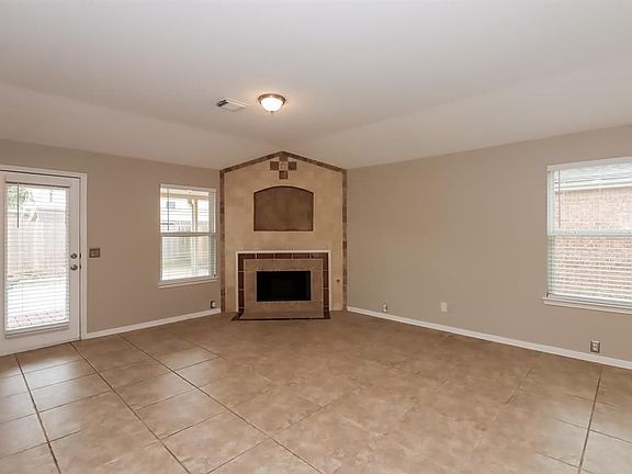 3rd image of 19134 Royal Isle Dr