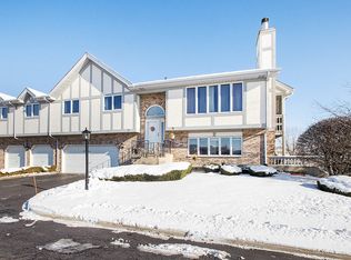 6746 Eagle Dr, Tinley Park, IL 60477