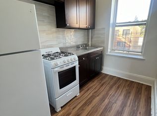 23-11 Steinway St #2F, Astoria, NY 11105