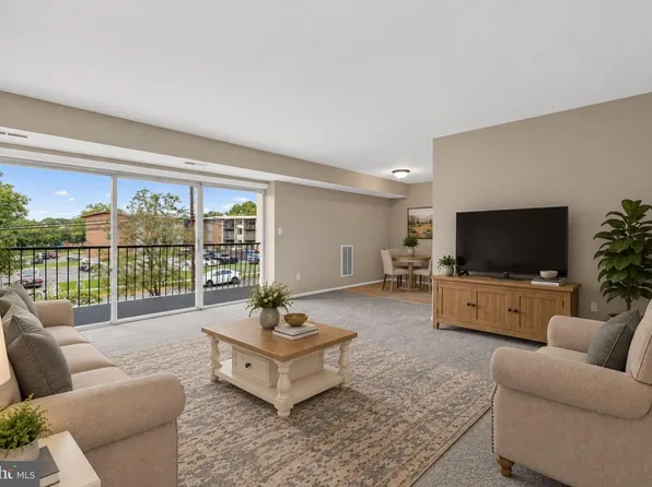 7611 Fontainebleau Dr APT 2223, Hyattsville, MD 20784