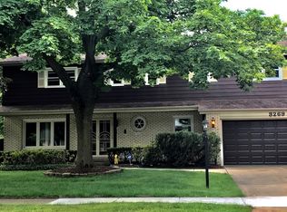 3269 Prestwick Ln, Northbrook, IL