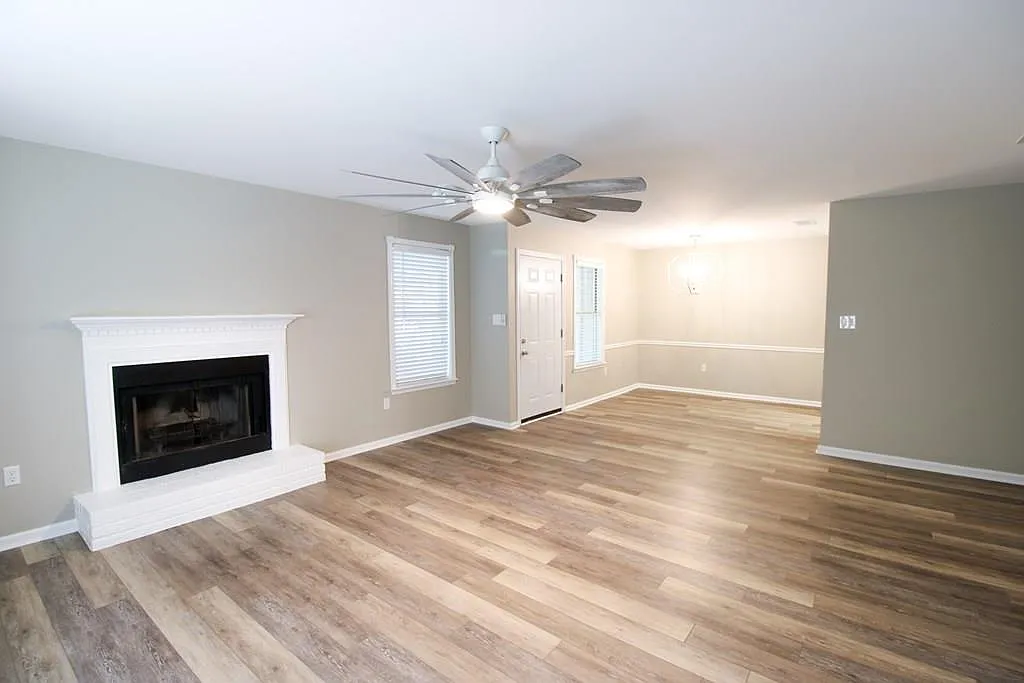 3 bed, 2.0 bath, 1364 sqft, $1,500 — Photo 1