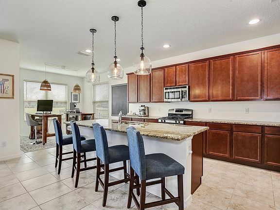 3rd image of 557 Autumn Ash Dr