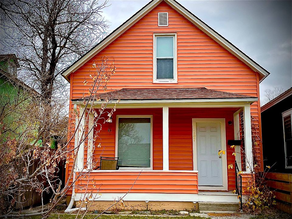 1st image of 207 S C St