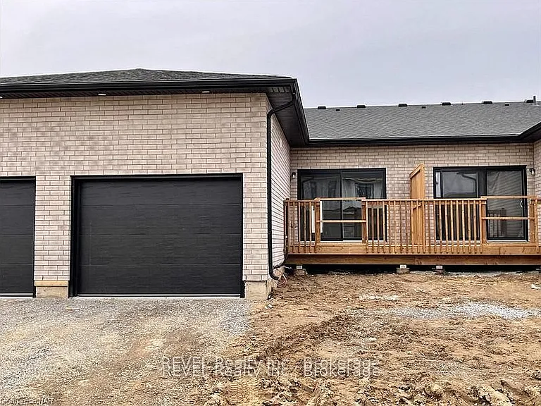 86 Summersides Blvd — Photo 20