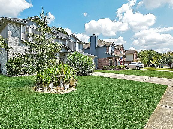 3rd image of 22422 Willow Branch Ln