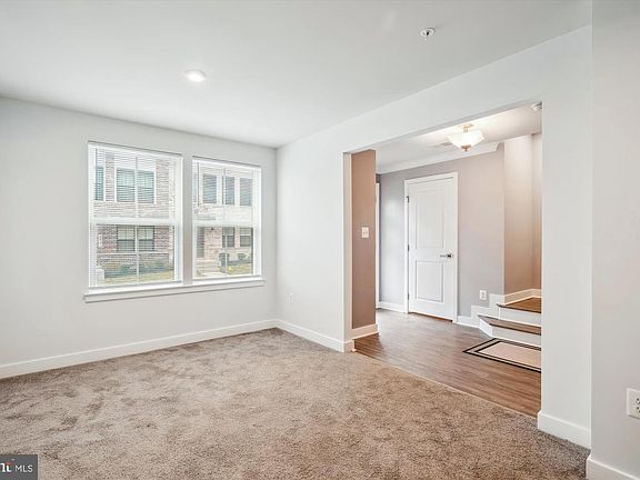3rd image of 2824 Lewis Ave
