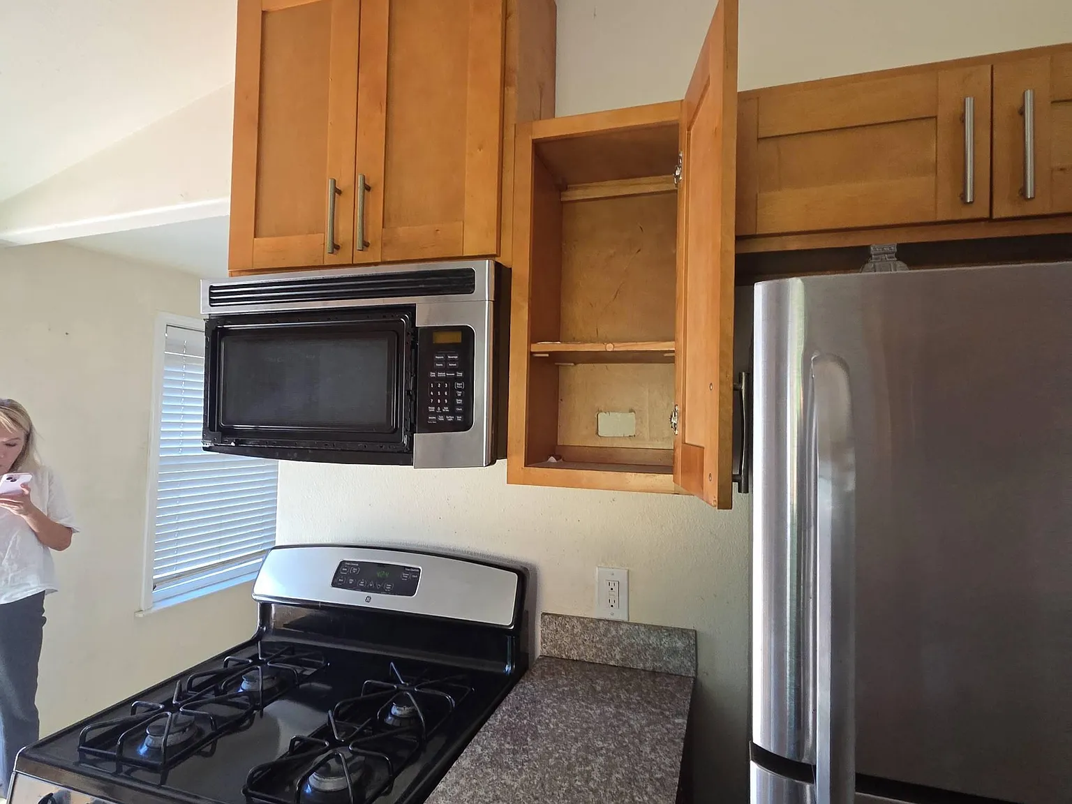 3 bed, 1.0 bath, 1182 sqft, $3,295 — Photo 1