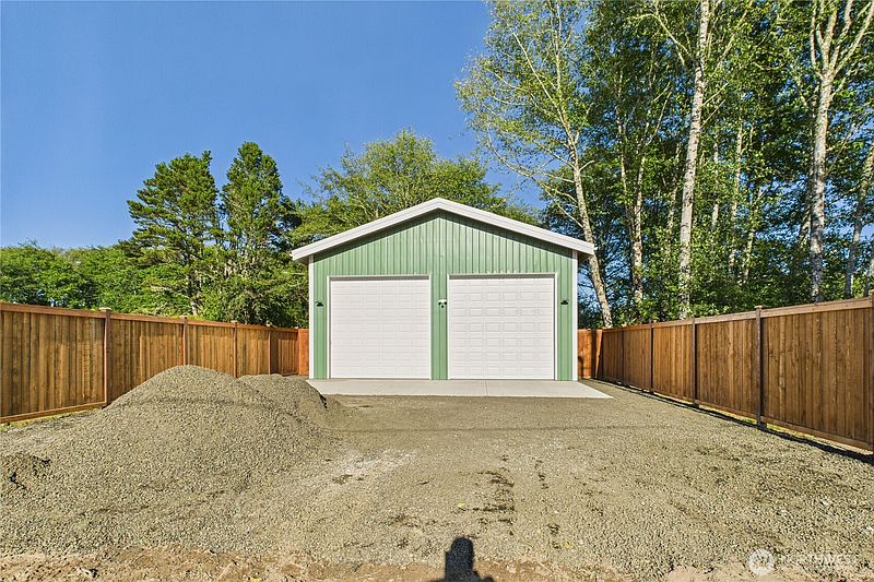4th image of 1022 E Delilah Rose Lane