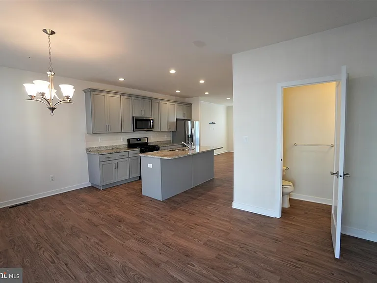 6 Manchester Dr — Photo 18