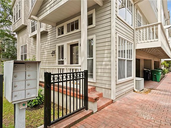 3rd image of 2403 W Palm Dr Unit 1
