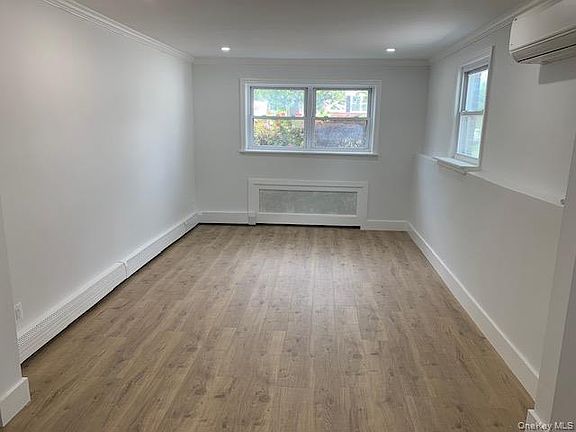 3rd image of 25 Jerome St Floor 1