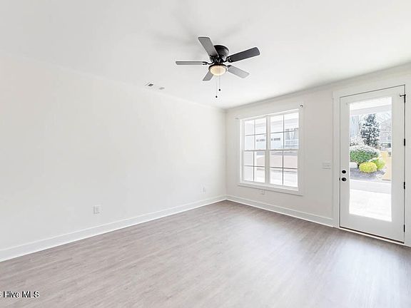 4th image of 219 Banksia Road