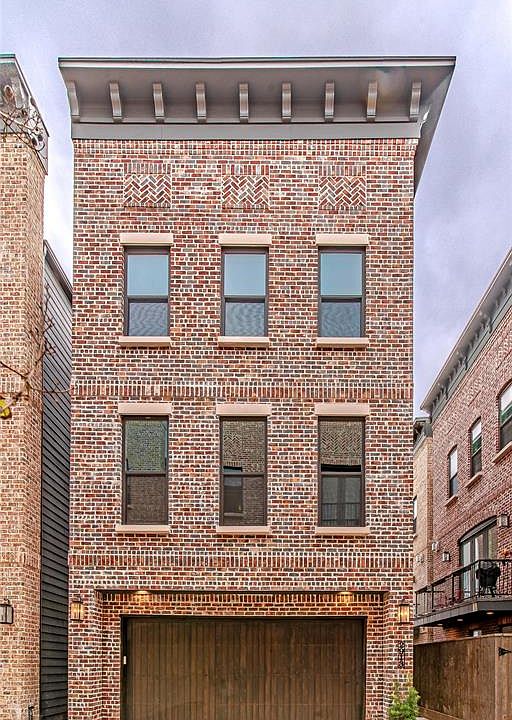 1st image of 2913 Hicks St