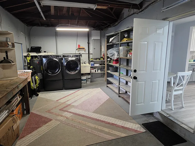Garage - Washer and Dryer