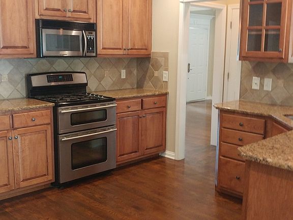 4th image of 2753 Jutes Dr