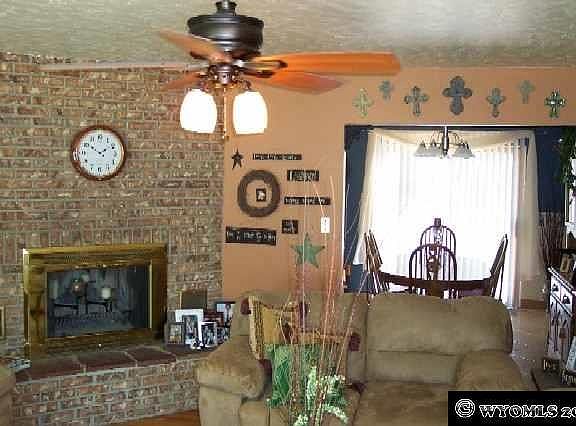 3rd image of 2111 Essex Ave