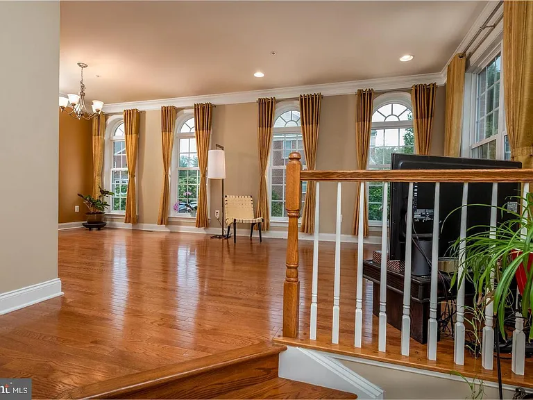 2123 Split Creek Ln — Photo 3