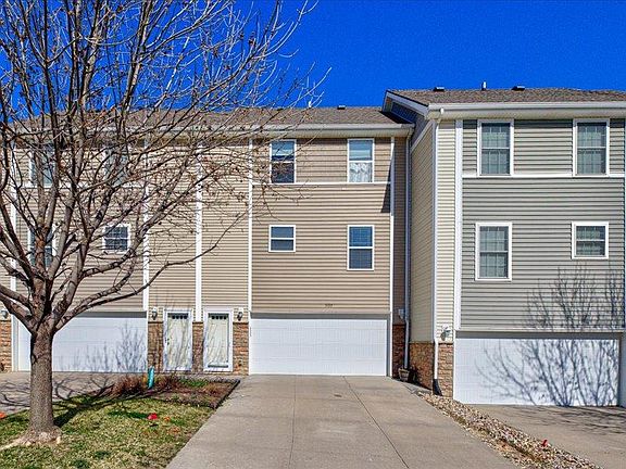 3rd image of 5933 N 166th Ct