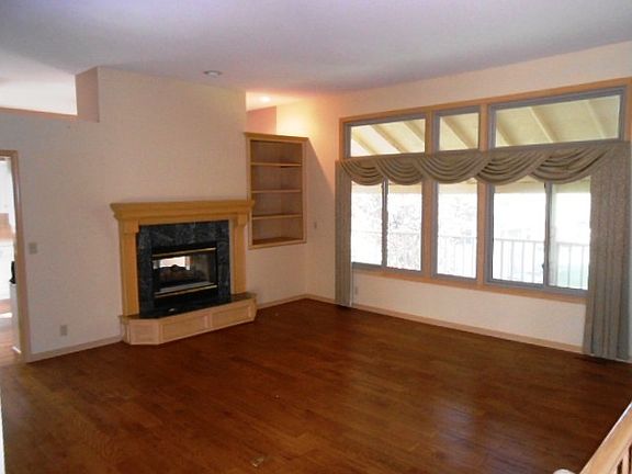 2nd image of 2223 N Stoneybrook Ct