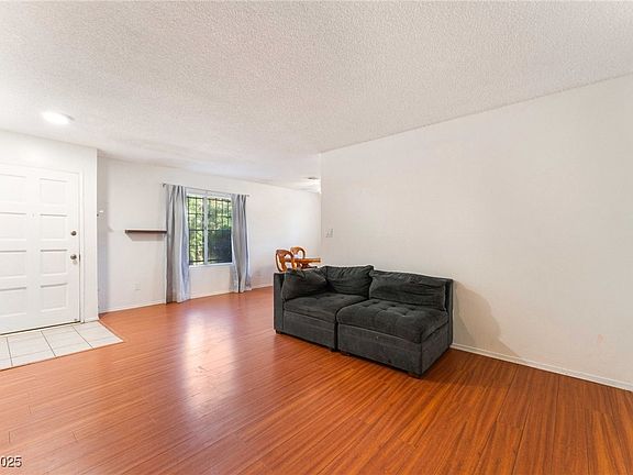 5th image of 4687 Monterey Cir Unit 1