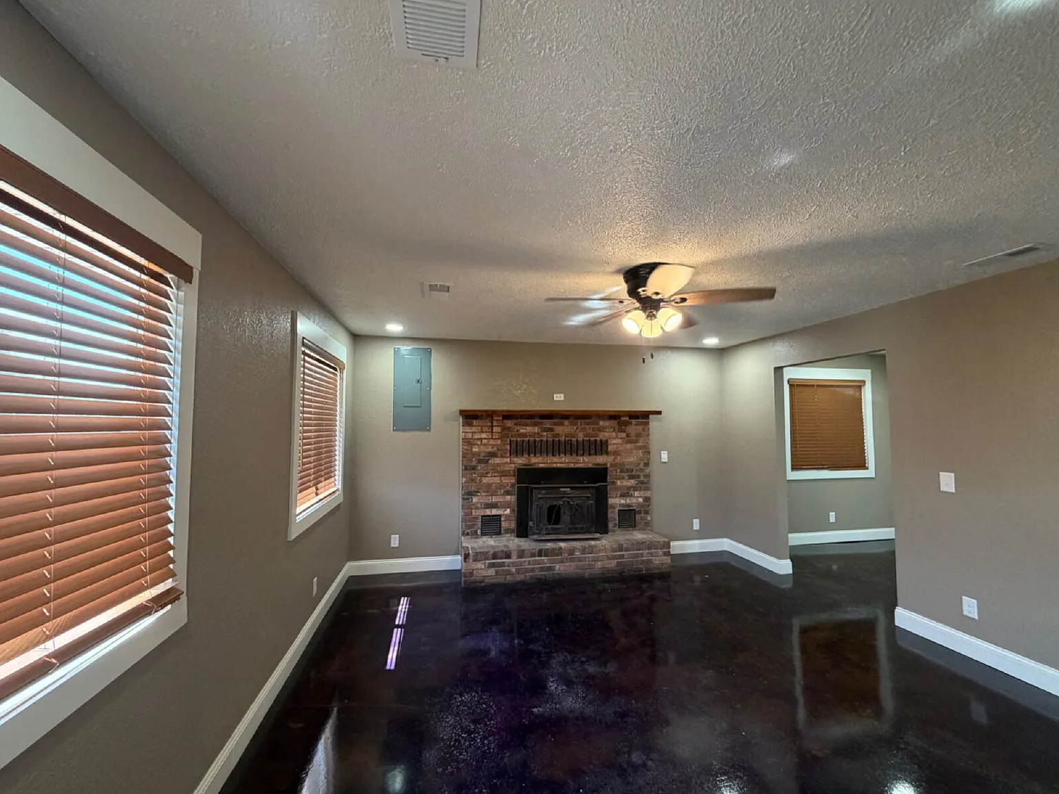 2 bed, 1.0 bath, $1,550 — Photo 4