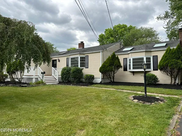 57 Kings Rd, Little Silver, NJ 07739
